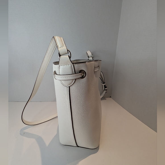 Like New Chaps Elegant White Bucket Bag - Picture 3 of 13
